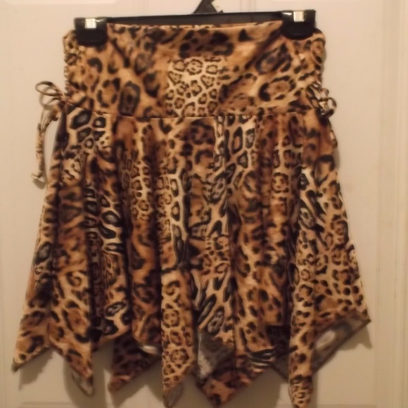 Thin, unlined, Jaguar print skirt * NWOT - Picture 1 of 5